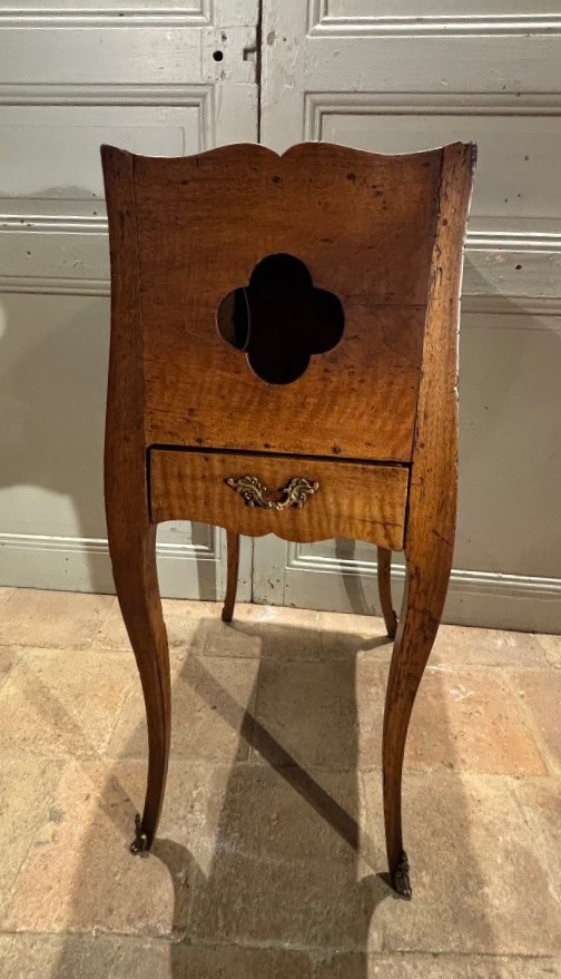 18th-century Louis XV-style Walnut Side Table, Curved On All Sides-photo-4
