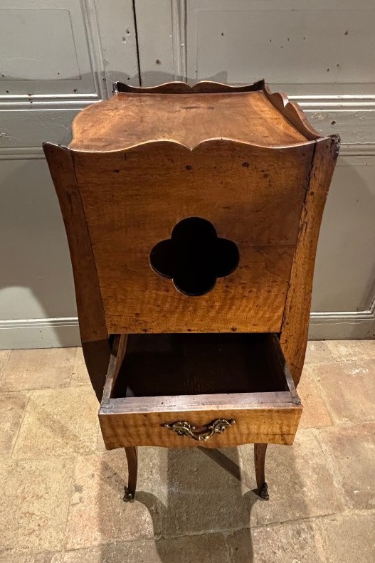 18th-century Louis XV-style Walnut Side Table, Curved On All Sides-photo-5