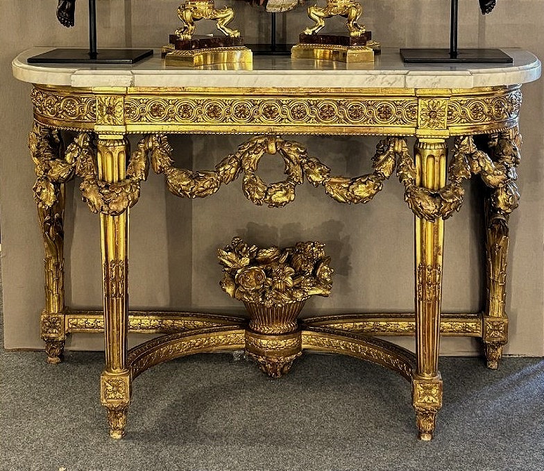 Console d'&eacute;poque Louis XVI en bois dor&eacute; travail parisien XVIII&deg; si&egrave;cle 