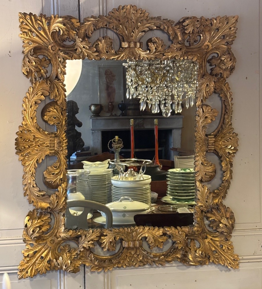 Miroir style louis XIV Baroque Italien en bois sculpté ajouré et doré 