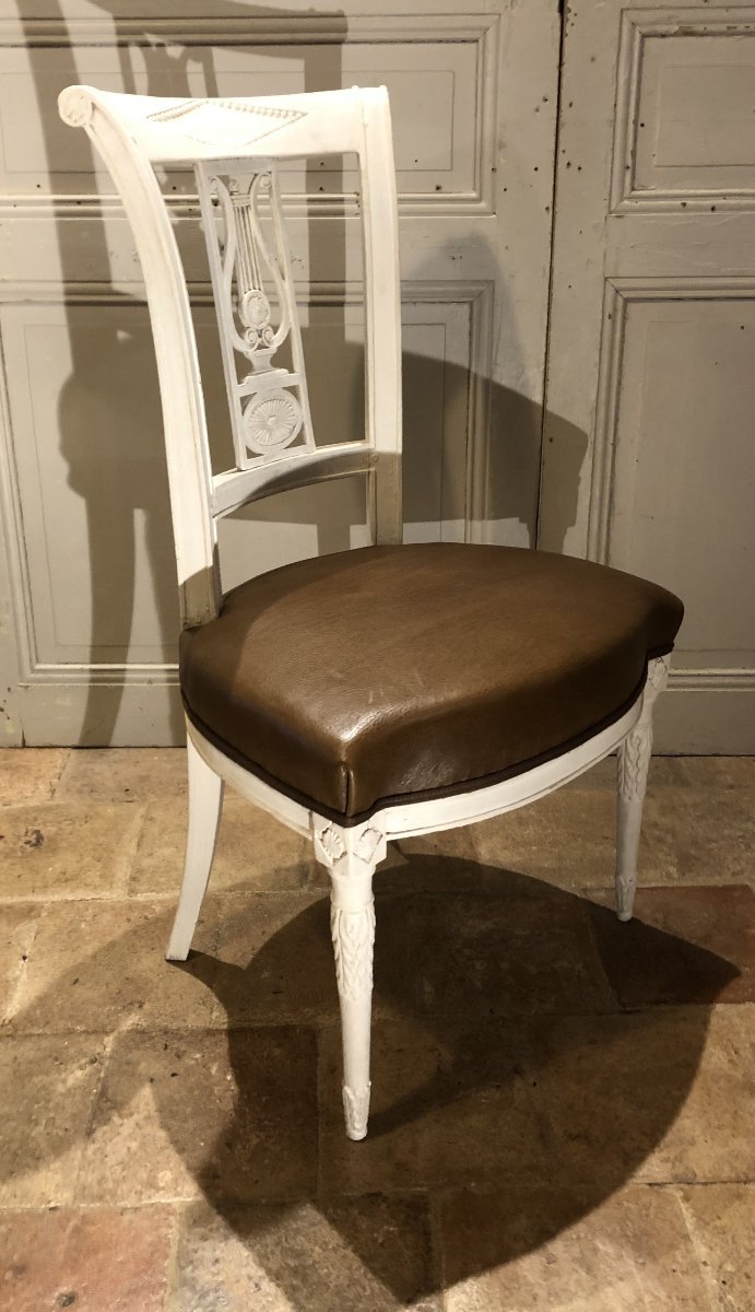 Suite de 4 chaises à l'étrusque à la lyre époque Directoire-photo-3
