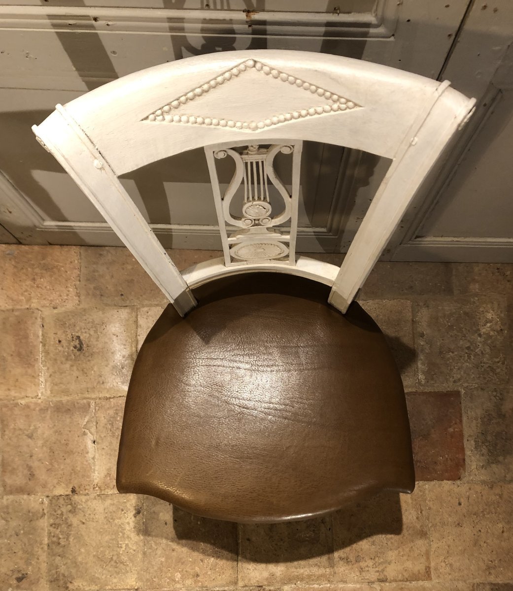 Suite de 4 chaises à l'étrusque à la lyre époque Directoire-photo-7