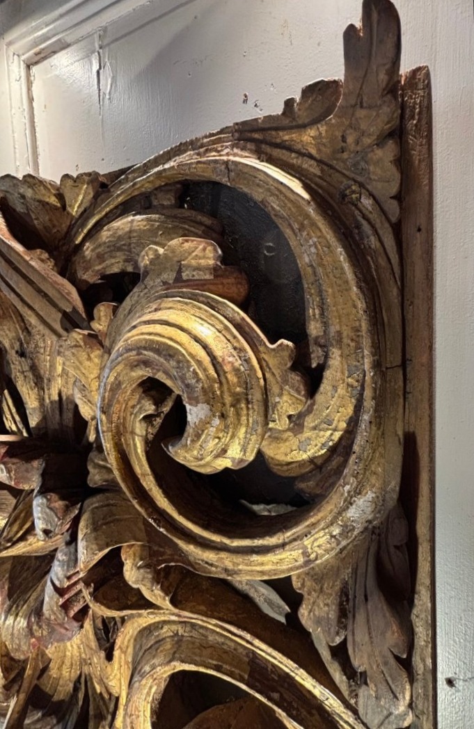 18th-century Baroque Panel Of Carved Wood Gilded With Acanthus Leaves -photo-2