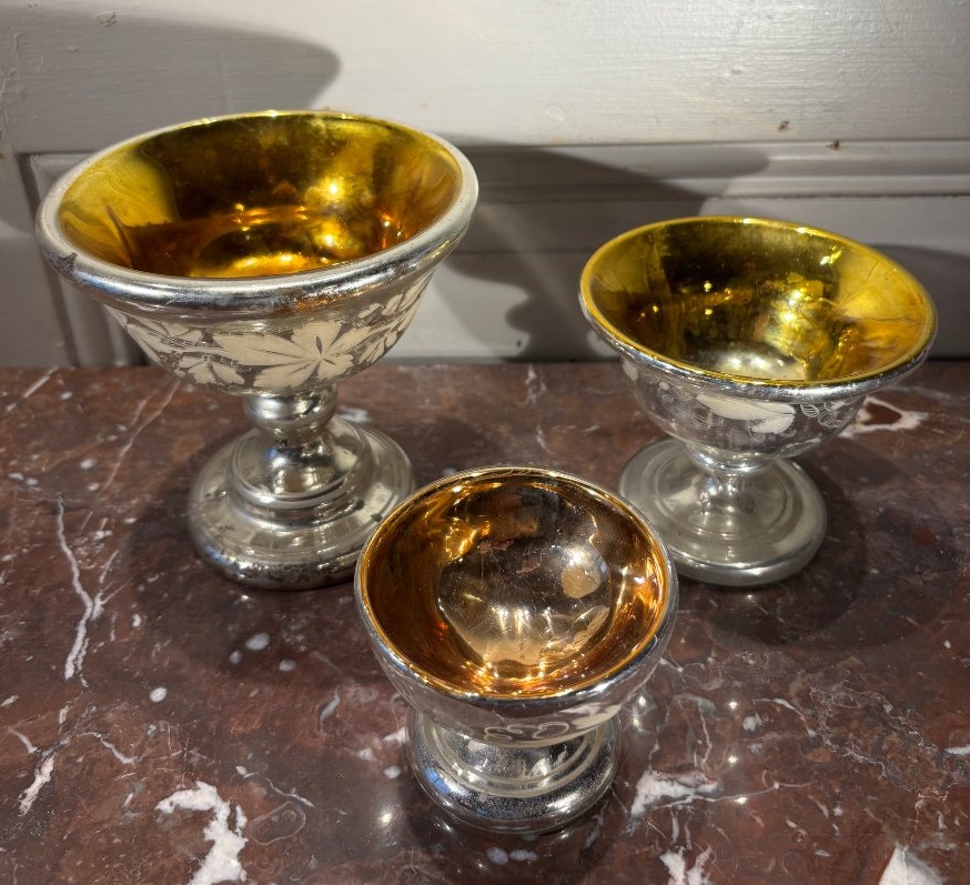 Trois coupes en verre mercurisé et doré à piédouche  XIX° siècle -photo-2