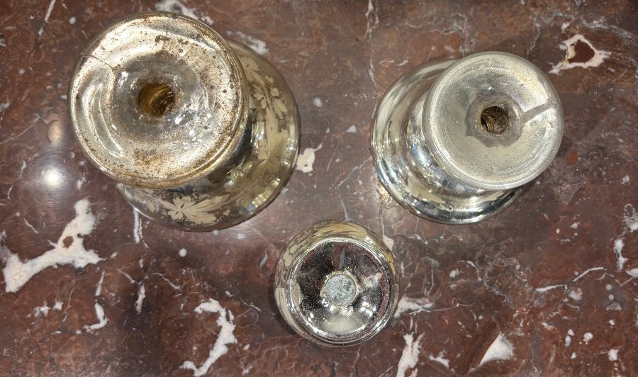 Trois coupes en verre mercurisé et doré à piédouche  XIX° siècle -photo-1