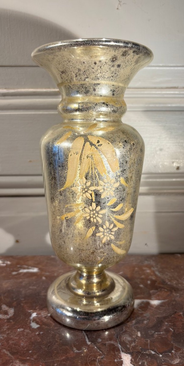 Vase Balustre en Verre Mercurisé à Décor de fleurs peintes XIXe Siècle