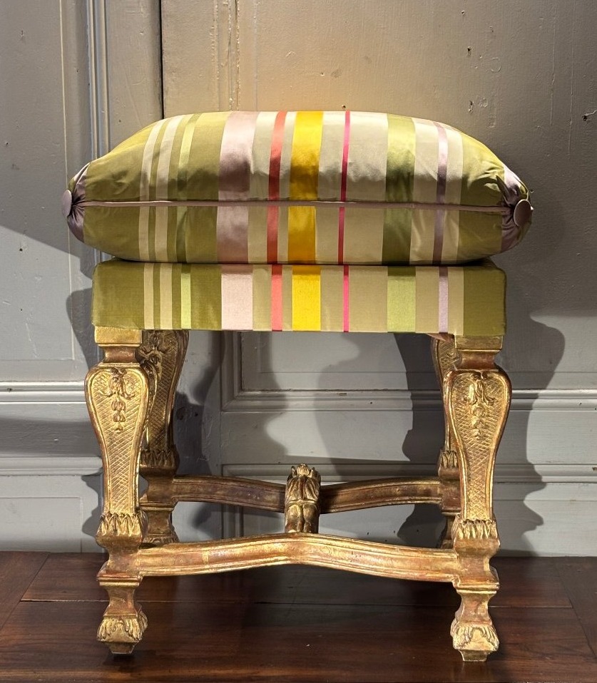Tabouret de style Louis XIV en bois dor&eacute; -photo-3