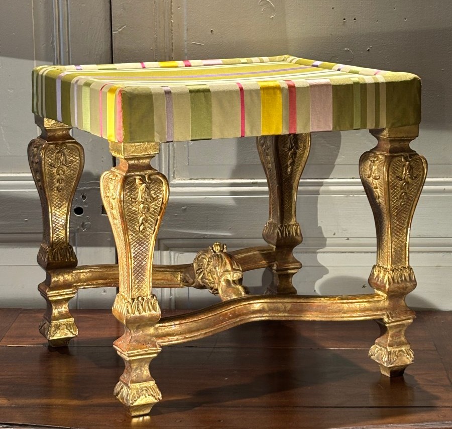 Tabouret de style Louis XIV en bois dor&eacute; -photo-3