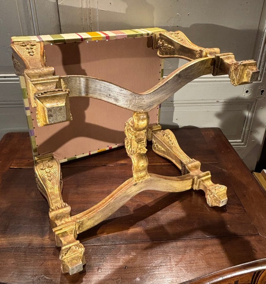 Tabouret de style Louis XIV en bois dor&eacute; -photo-4