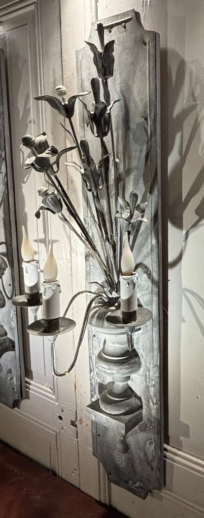 Paire de grandes appliques aux lys et vases Médicis en zinc XIX° siècle -photo-5