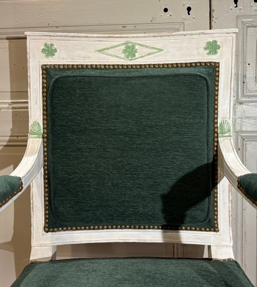 Paire de fauteuils d'époque Directoire en bois laqué blanc et rechampi vert fin XVIII° siècle -photo-3