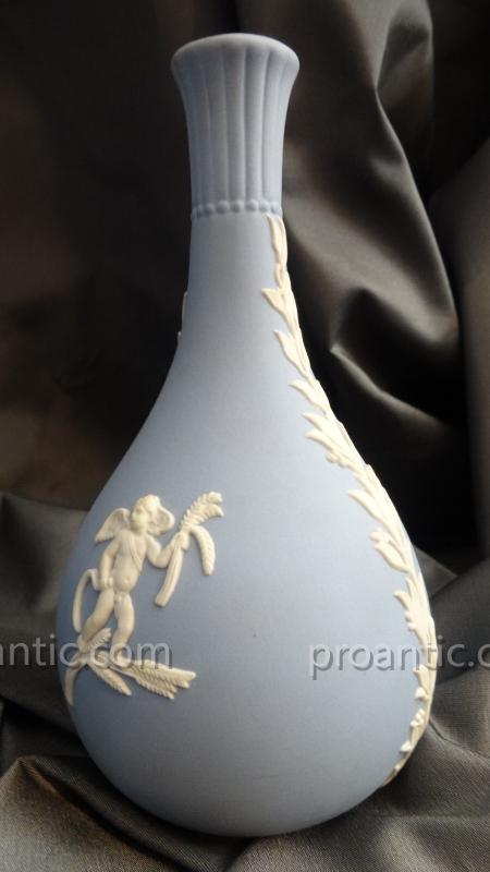 Vase En Porcelaine De Wedgwood-photo-3