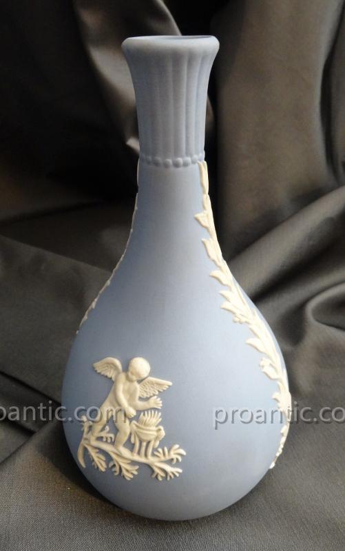 Vase En Porcelaine De Wedgwood-photo-2