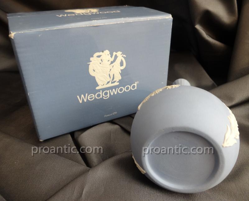 Vase En Porcelaine De Wedgwood-photo-4