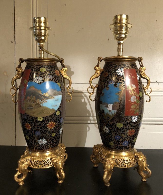 Paire De Lampes En émail Cloisonné à Monture Signé Susse Fréres