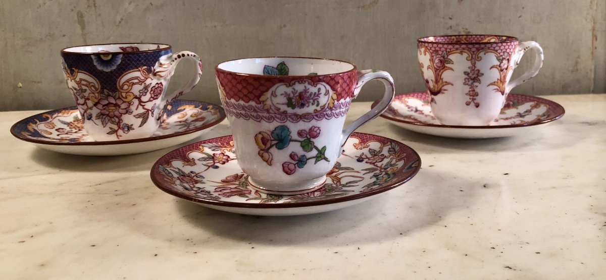 R&eacute;union De Trois Tasses &agrave; Caf&eacute; Sargueminnes  Minton XIX&deg; Si&egrave;cle 
