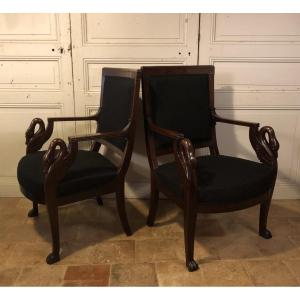 Paire de fauteuils Empire aux cygnes en acajou XIX° siècle