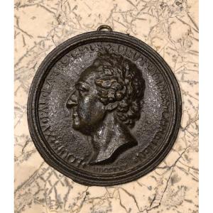 Profil du roi Louis XV médaillon en fonte XVIII° siècle 