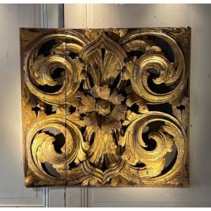Panneau de bois sculpté et doré de feuilles d'acanthe Baroque XVIII° siècle 