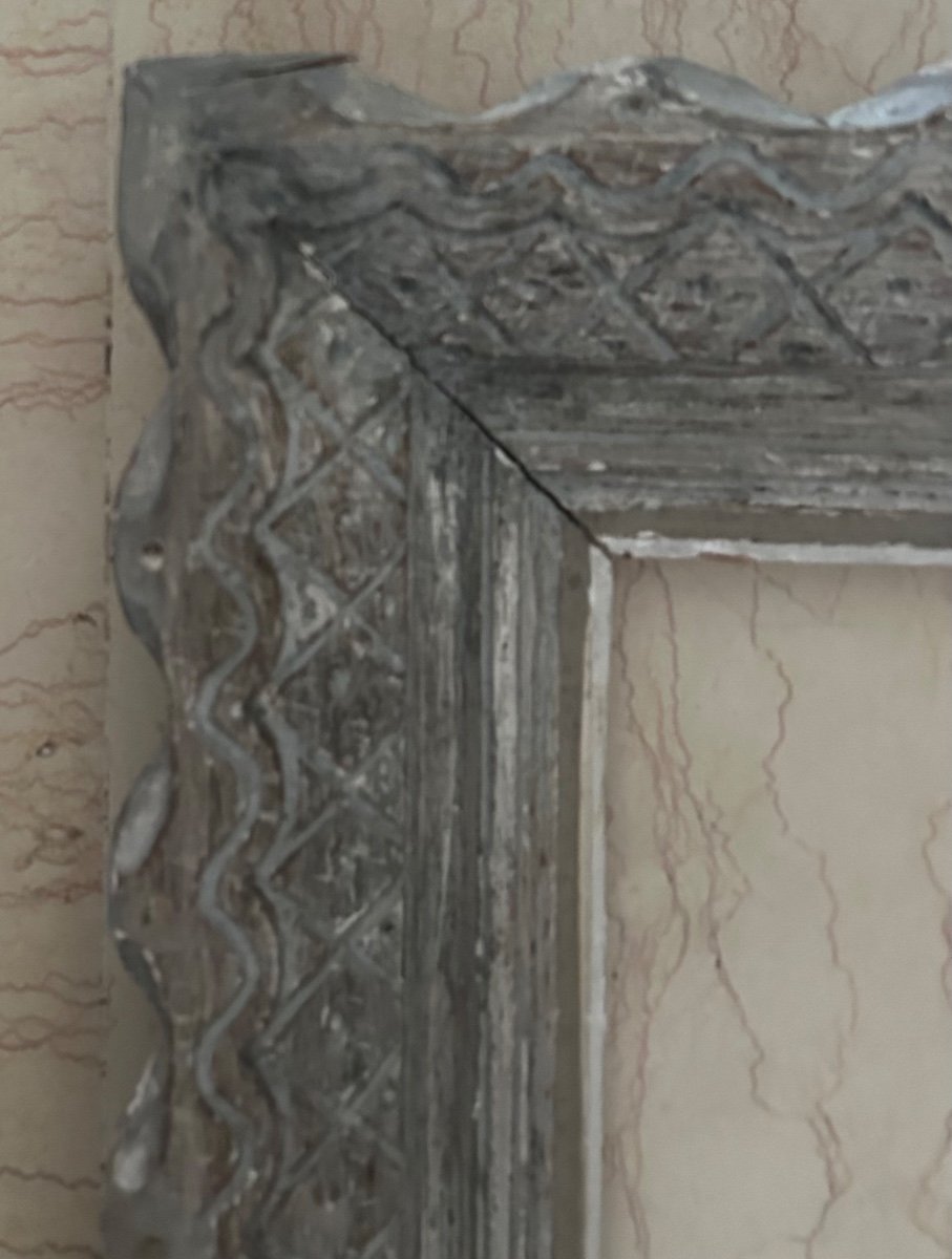 Montparnasse Frame In Carved Wood With Gray White Patina Signed E.bouche-photo-1