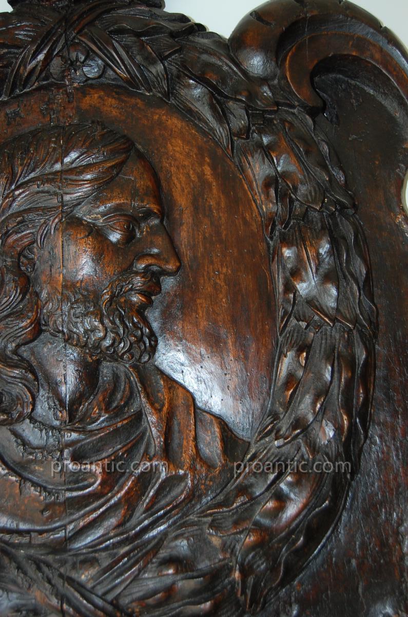 Grand Portrait Medallion In Natural Wood Carved Seventeenth Time-photo-2