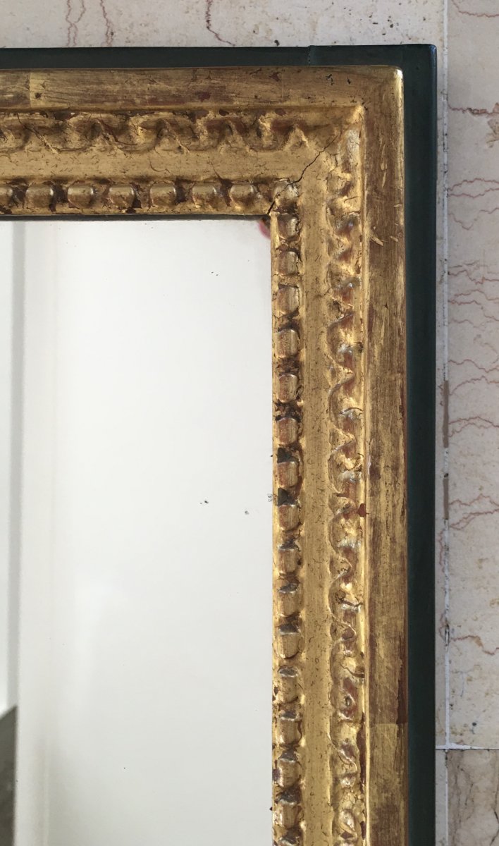 Louis XVI Style Golden Wood Mirror On Green Background-photo-3
