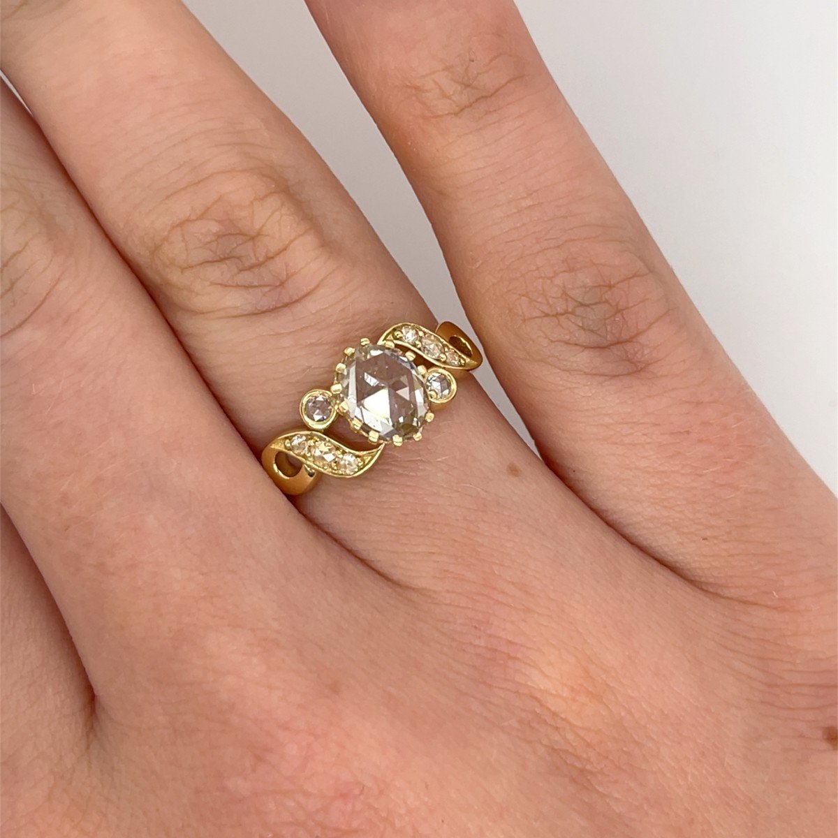 18k Yellow Gold Diamond Ring Set With A 1.16 Carat Old Cut Diamond-photo-1