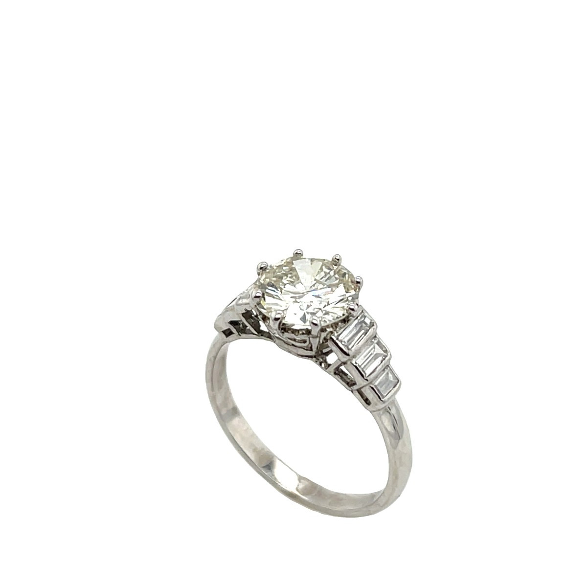 Bague En Platine Sertie d'Un Diamant Rond Brillant De 2,58 Ct, Taille K-l/si3