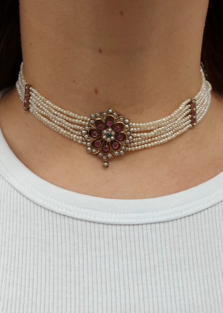 Collier vintage de perles de semences 6 rangs de 2,2 mm avec pendentif en émeraude et rubis 9c -photo-1