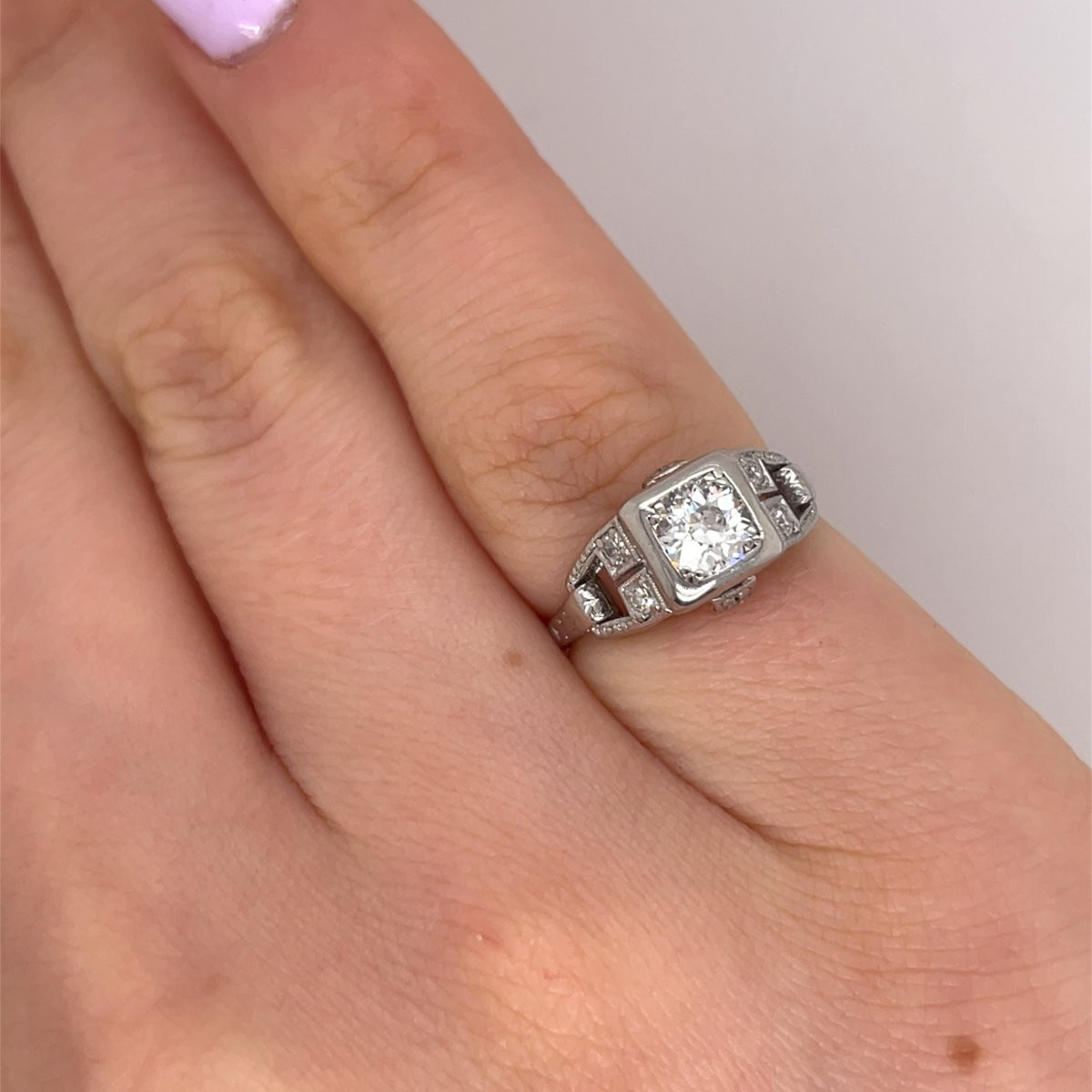 Vintage Platinum Ring With Diamonds, Set With 0.35 Ct Round Natural Diamonds-photo-1