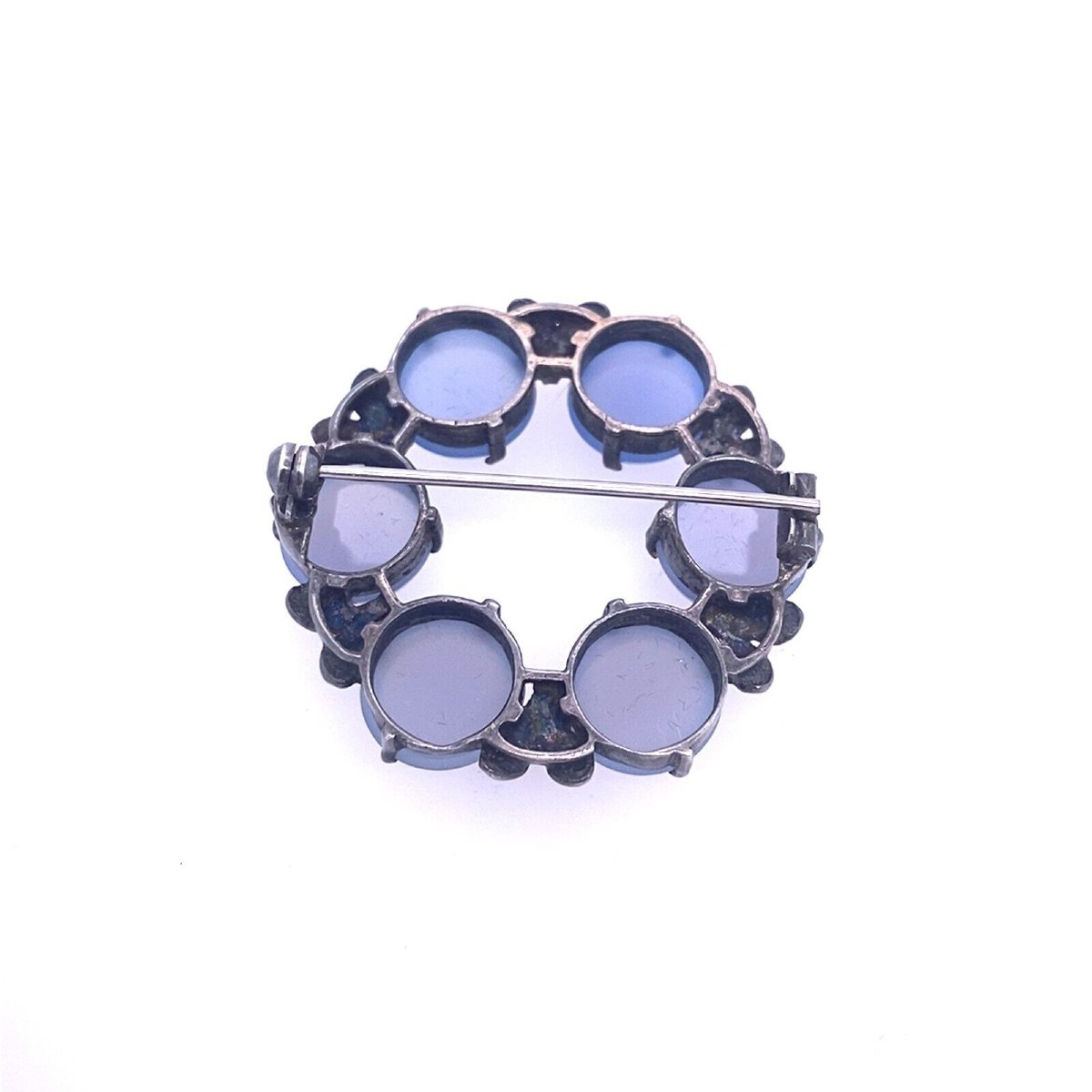 Circular Brooch In Cabochon-cut Mottled Blue Agate Set In Silver-photo-2