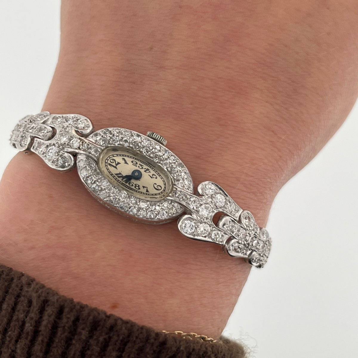 Montre pour femmes vintage en platine avec diamants, 3,7 carats de diamants naturels