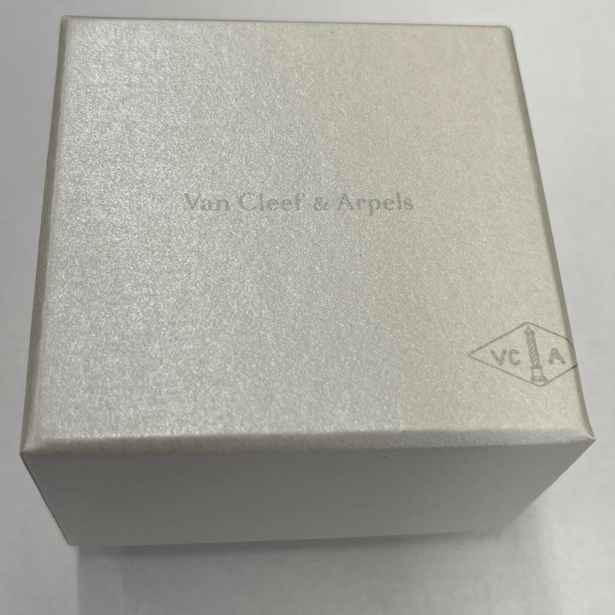 Van Cleef & Arpels Collier pendentif œil de tigre et diamant Papillon-photo-8