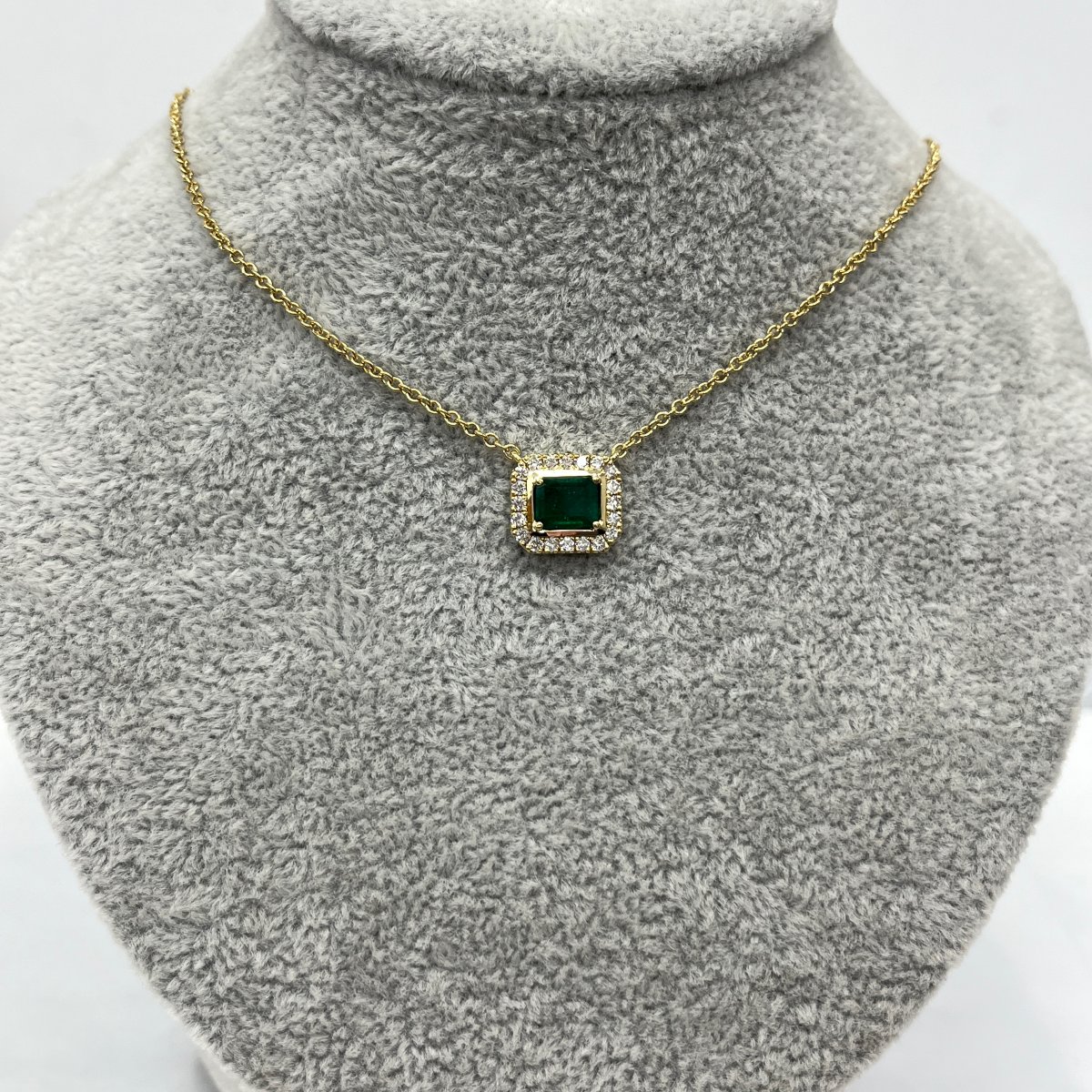 18-carat Emerald And Yellow Diamond Pendant On An 18-inch Chain