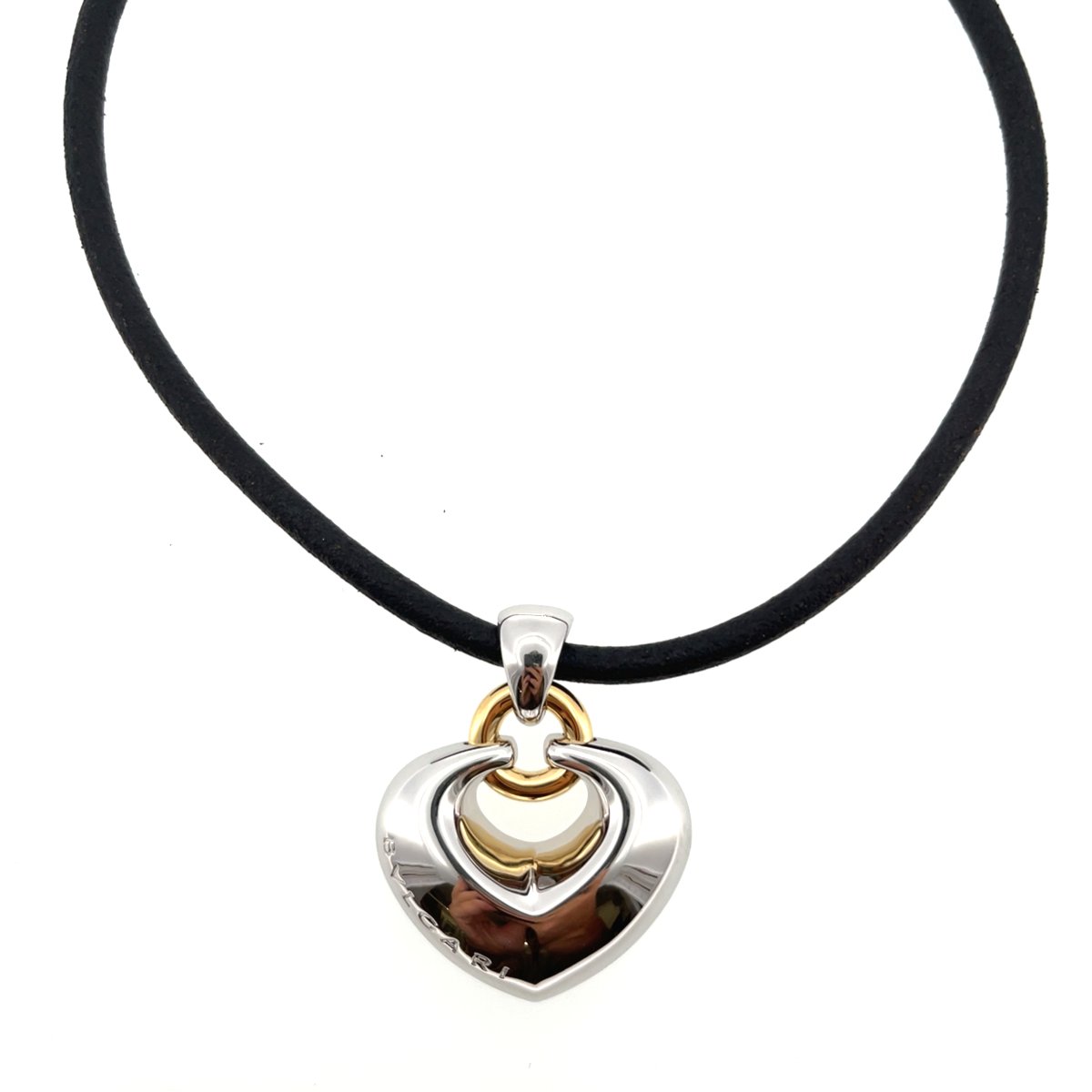 Collier pendentif cœur gonflé bicolore Bvlgari en or jaune et blanc 18 carats-photo-1