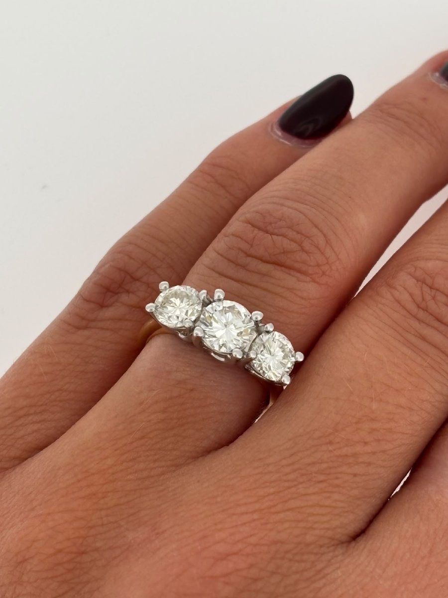 Bague à 3 pierres en diamant montée sur or jaune et blanc 18 carats, 2,92 carats de diamants na-photo-4