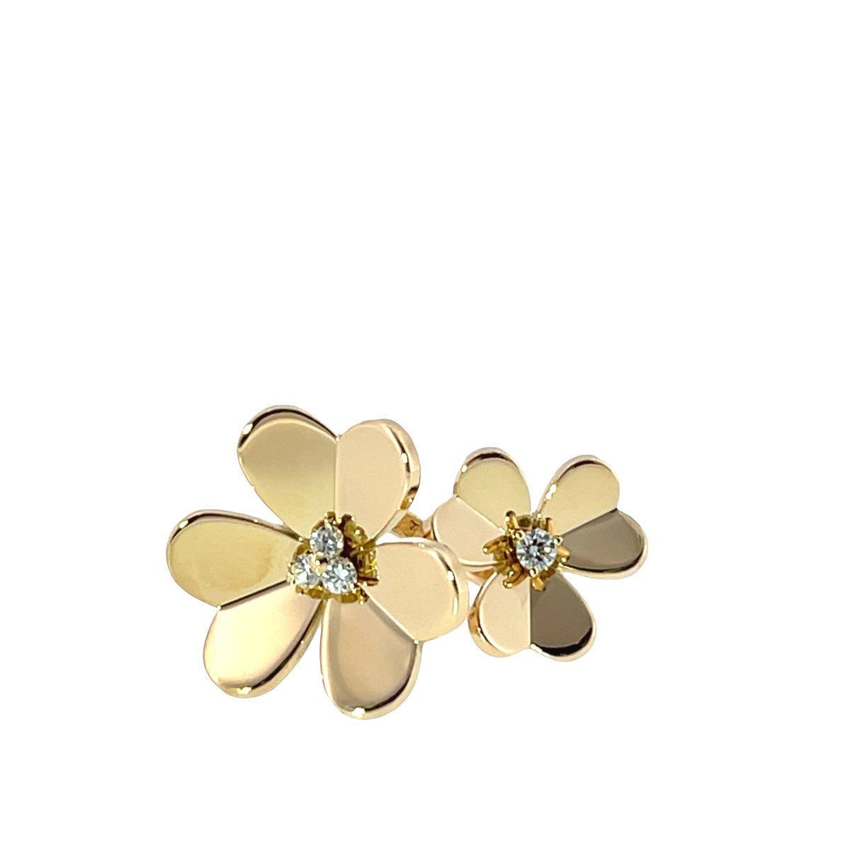 Bague Van Cleef & Arpels Frivole en or jaune 18 carats avec diamant entre les doigts-photo-1
