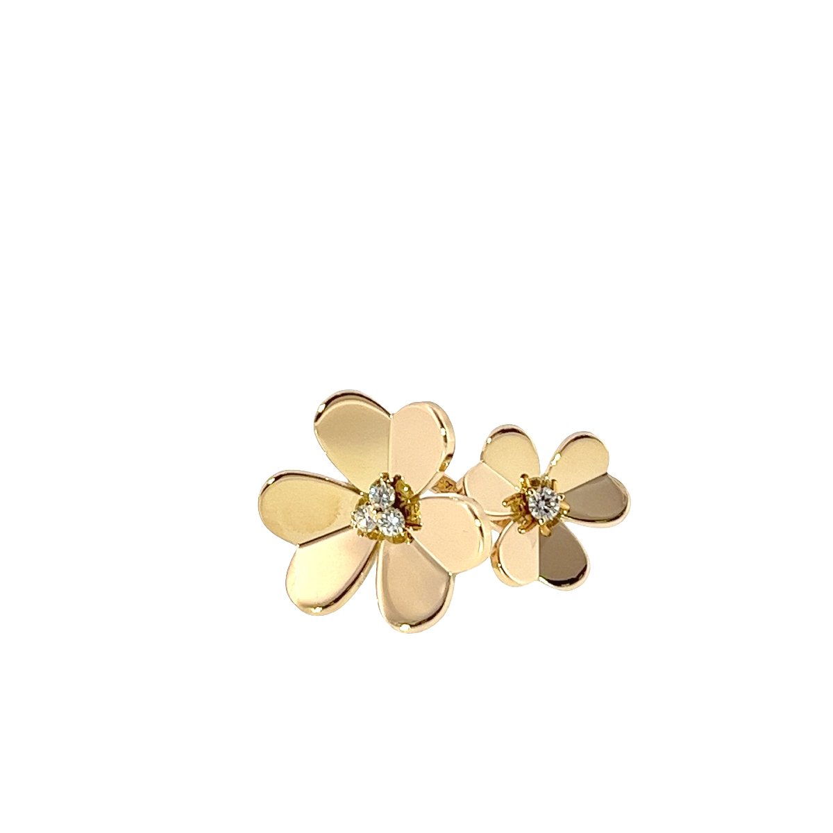 Bague Van Cleef & Arpels Frivole en or jaune 18 carats avec diamant entre les doigts-photo-3