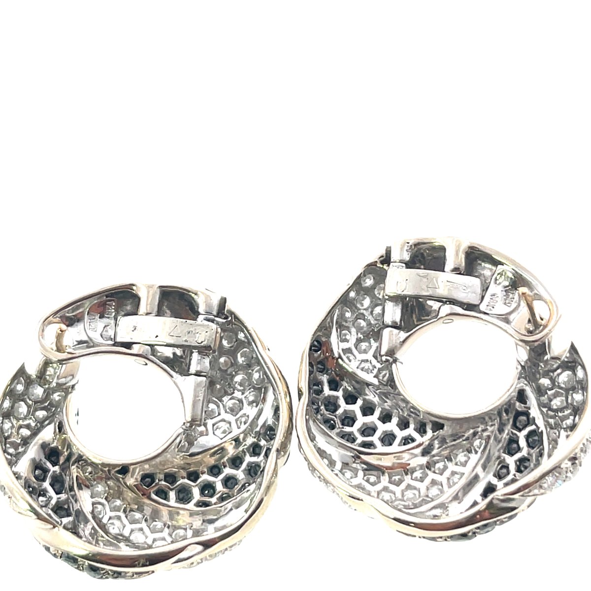 Clips d'oreilles circulaires David Morris Pavé en diamants noirs et blancs – Or blanc 18 carats-photo-4