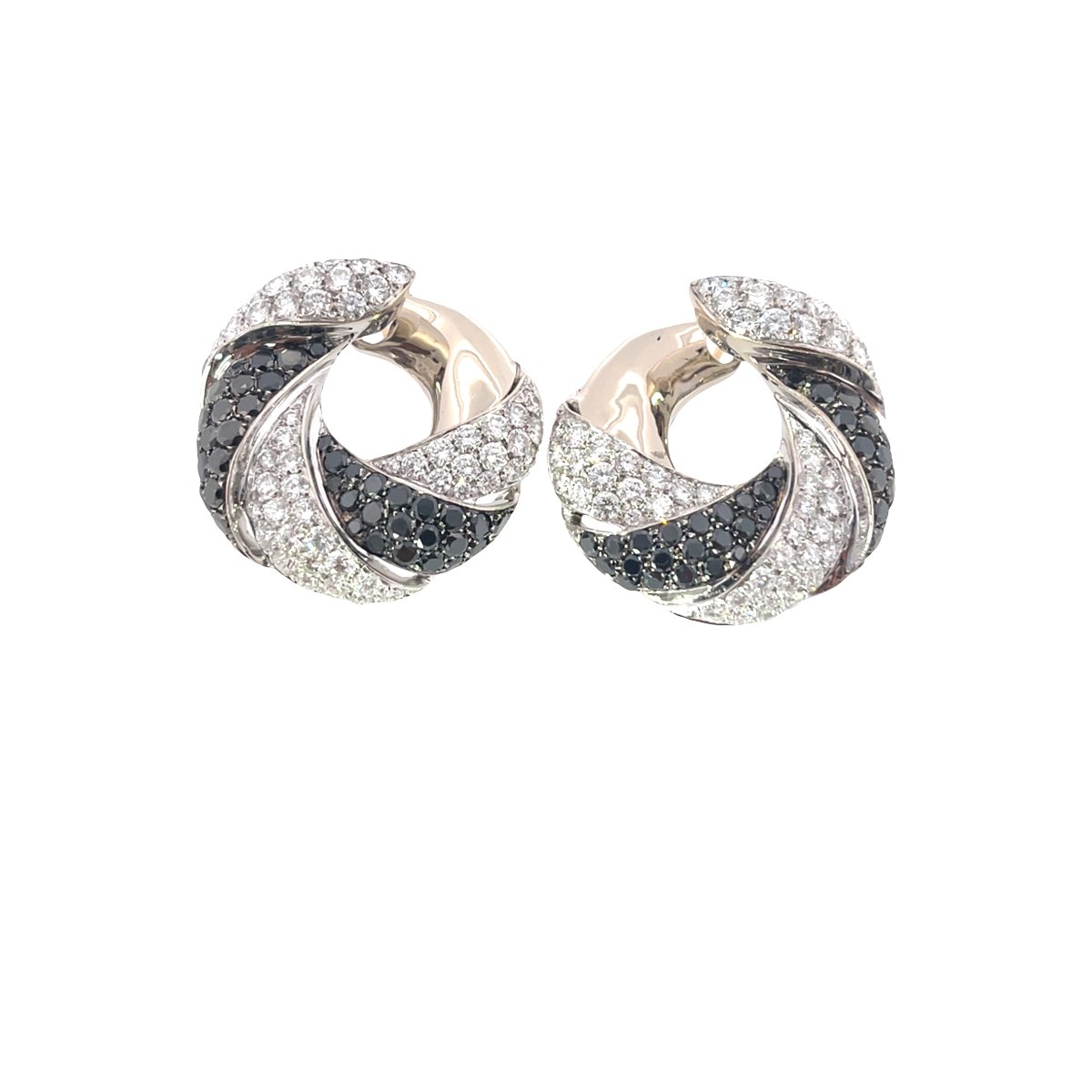 Clips d'oreilles circulaires David Morris Pavé en diamants noirs et blancs – Or blanc 18 carats