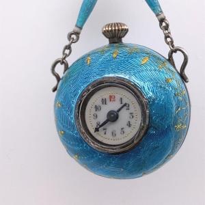 Montre Boule émaillée Turquoise Entièrement Restaurée Suspendue à Une Broche Noeud