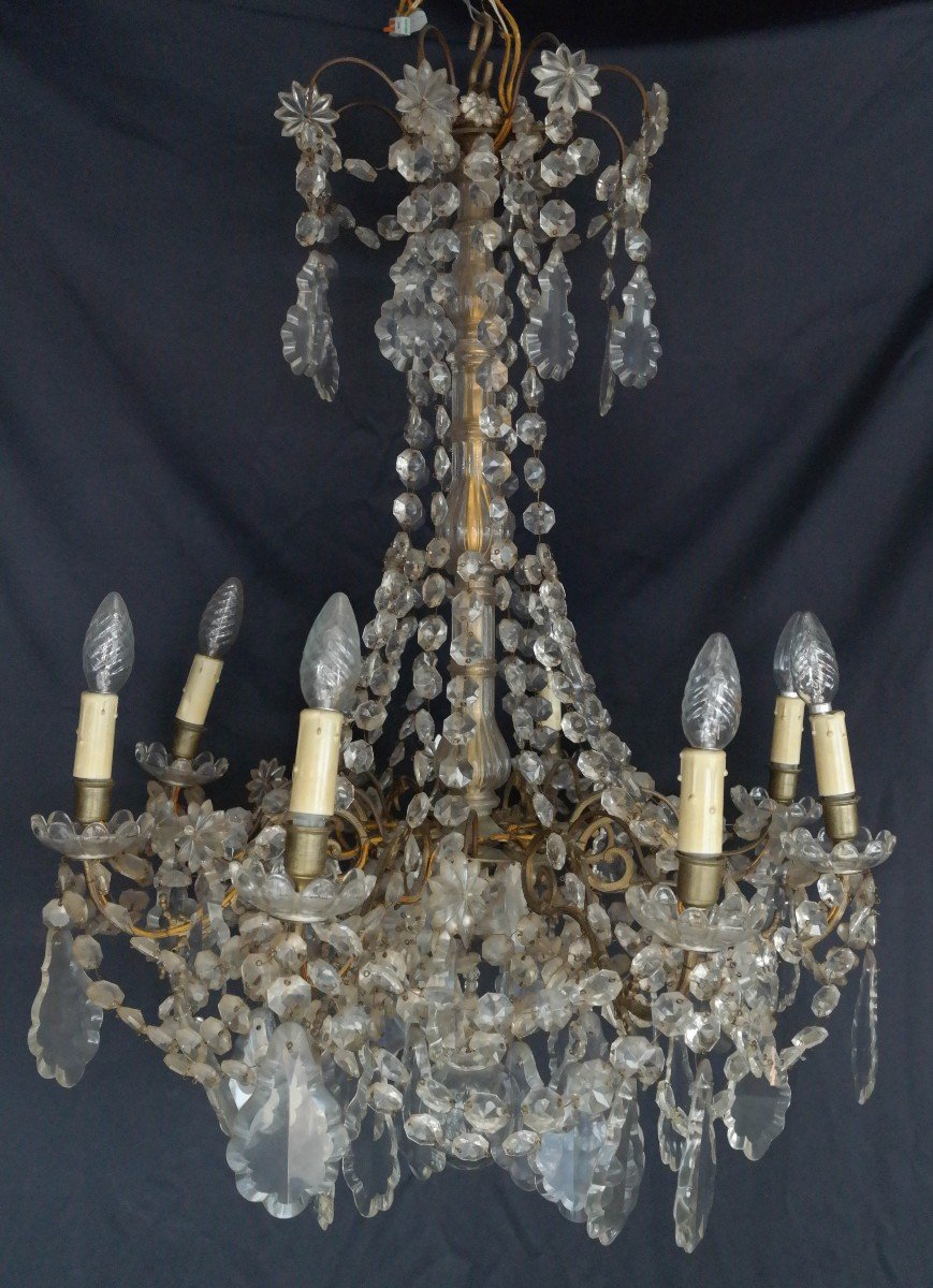 Tassel Chandelier With 8 Arms Of Lights