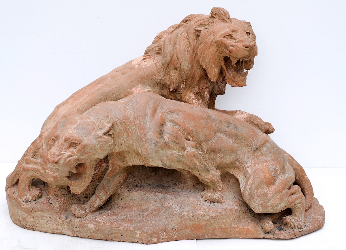 Lion Et Lionne Sculpture En Terre Cuite Signée Thomas Cartier