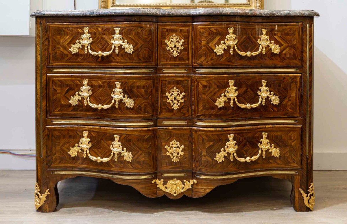 Regency Style Crossbow Chest Of Drawers Known As "aux Valets"