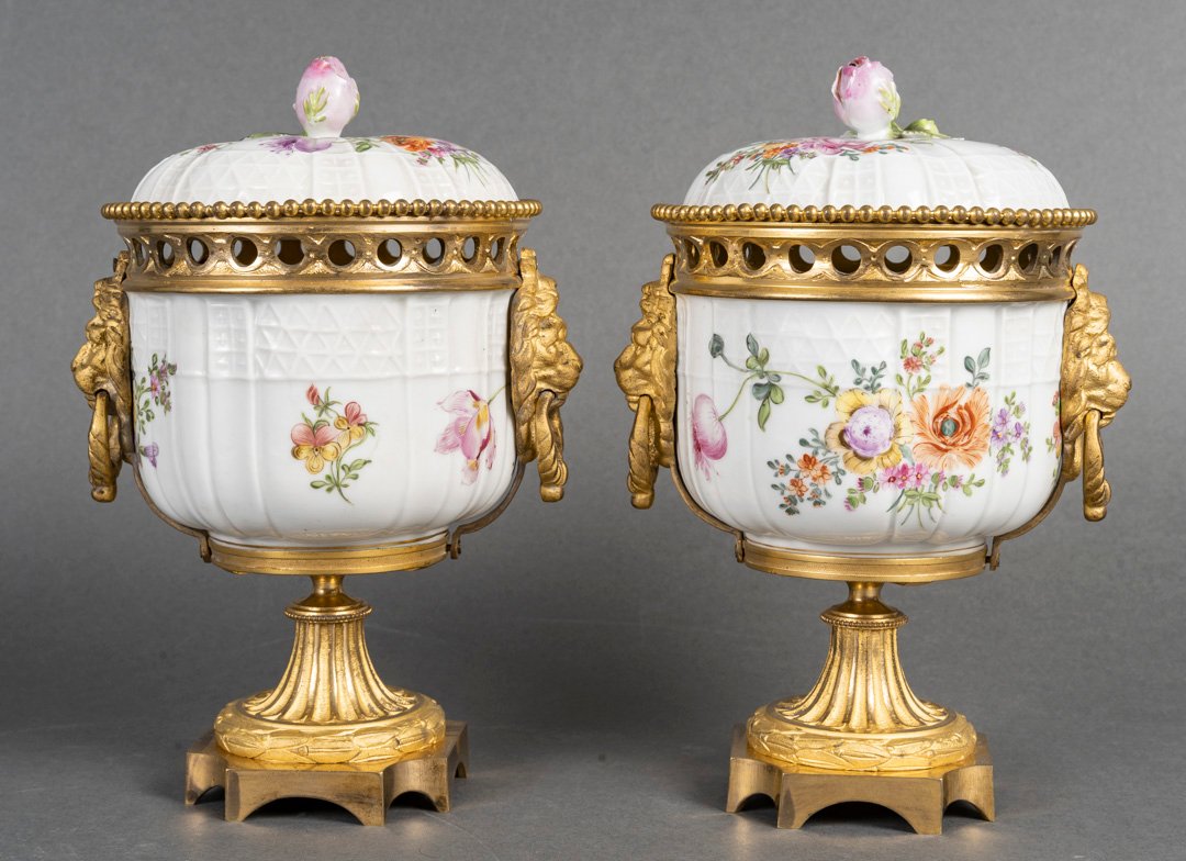 Pair Of Covered Pots In Saxon Porcelain And Gilt Bronze.-photo-2
