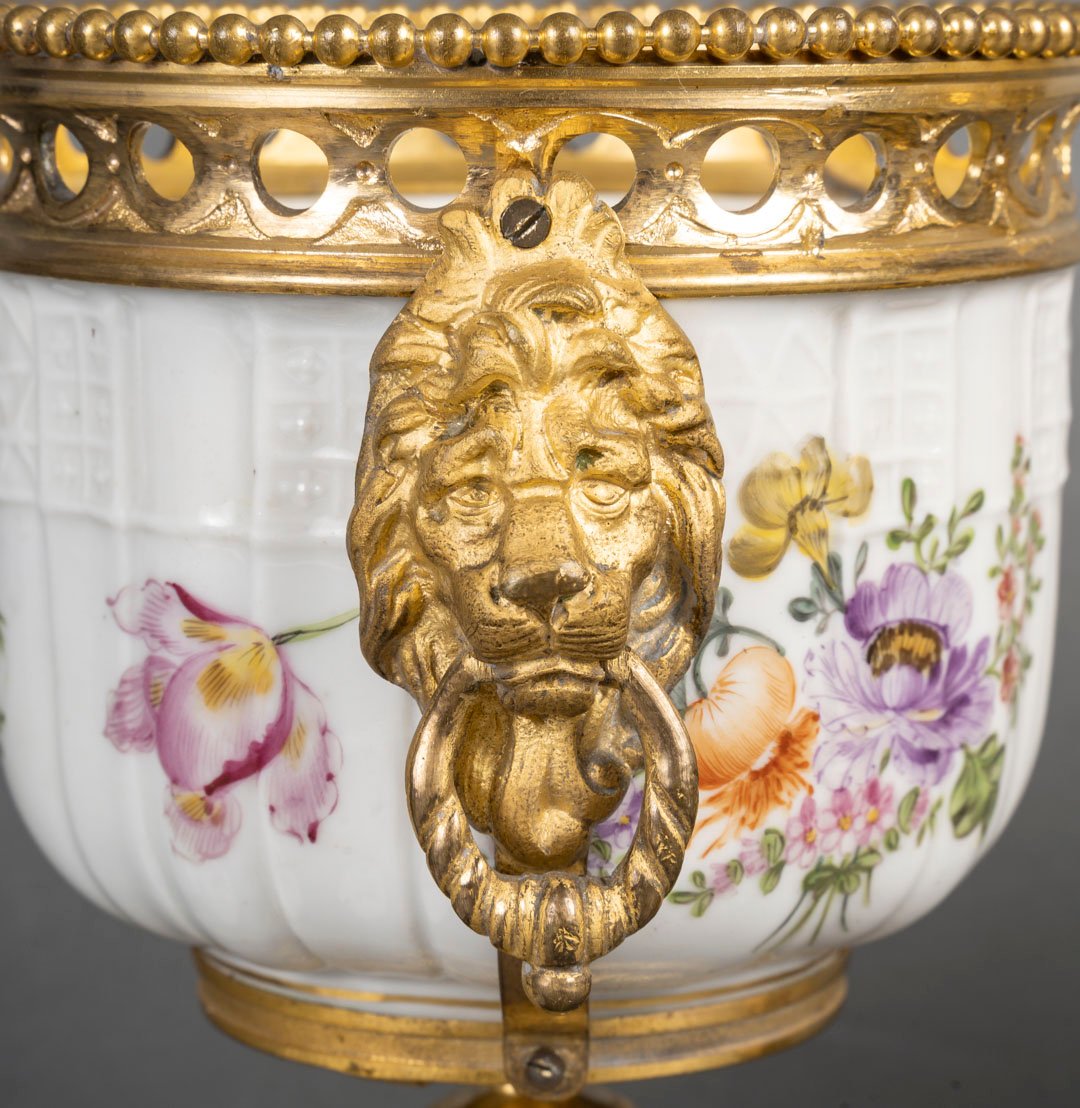 Pair Of Covered Pots In Saxon Porcelain And Gilt Bronze.-photo-1