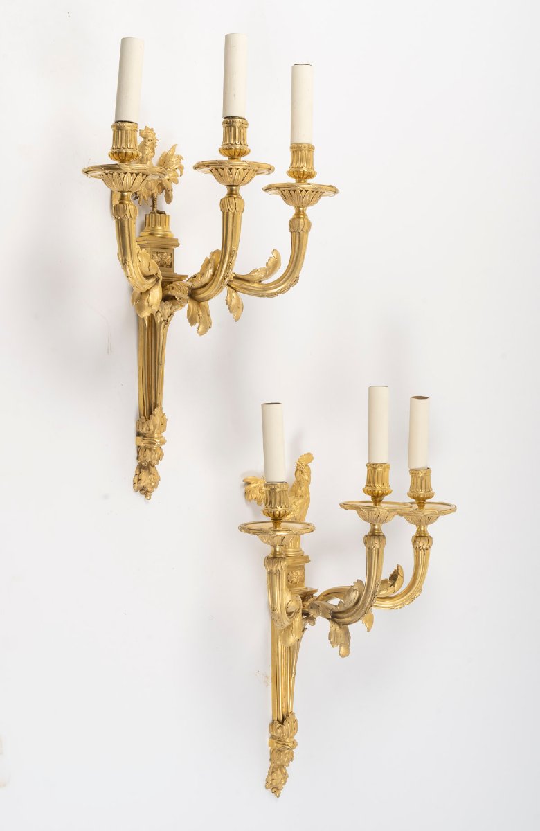 Pair Of Gilt Bronze Wall Sconces Decorated With Roosters-photo-2