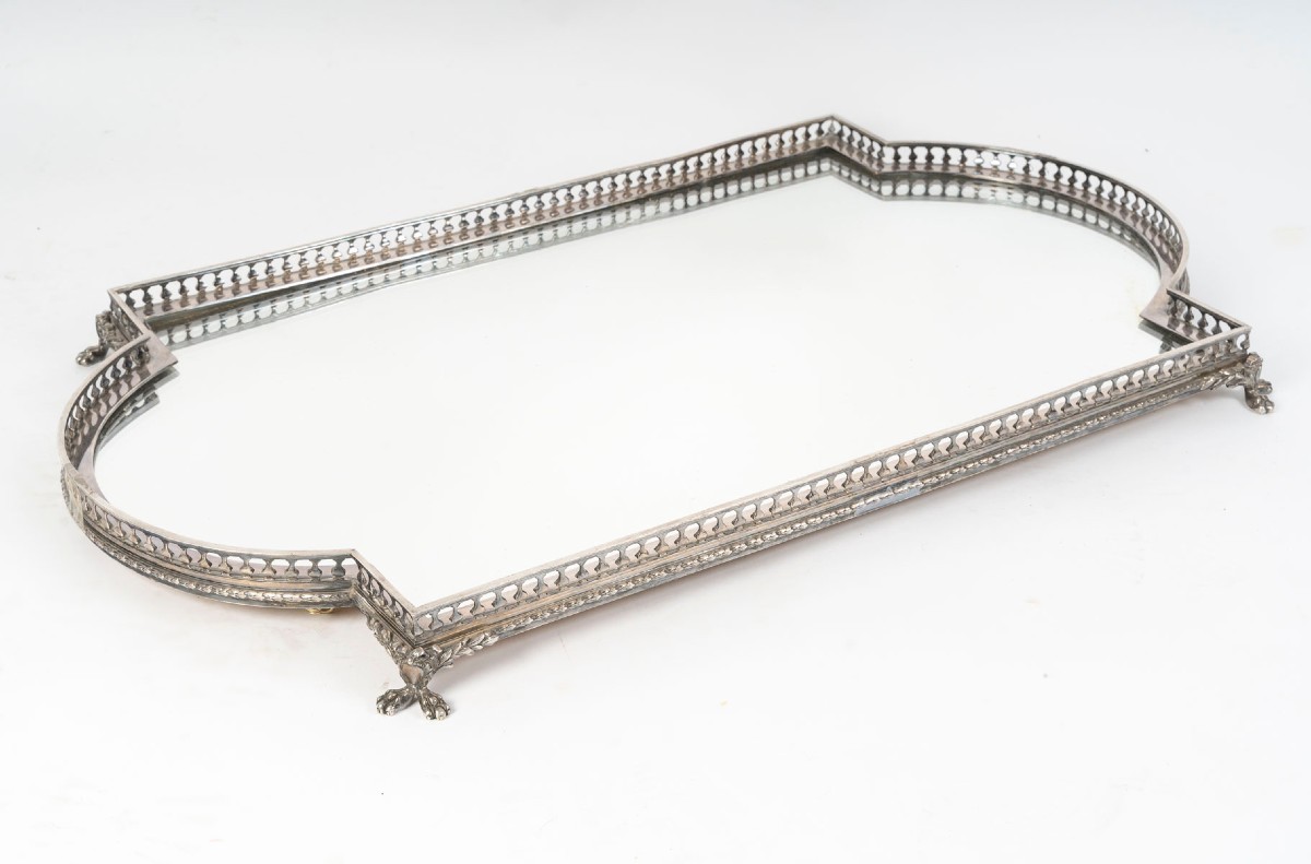 Surtout de table en bronze argenté.