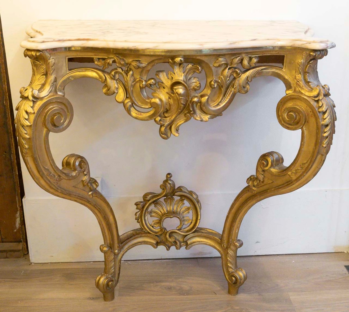 Console style Louis XV en bois et stuc doré 