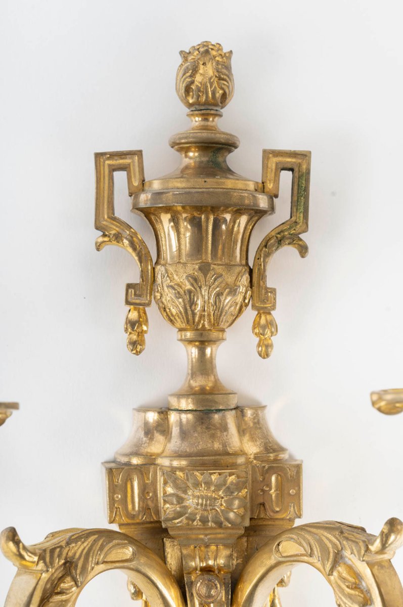 Paire d'appliques Louis XVI en bronze doré.-photo-1